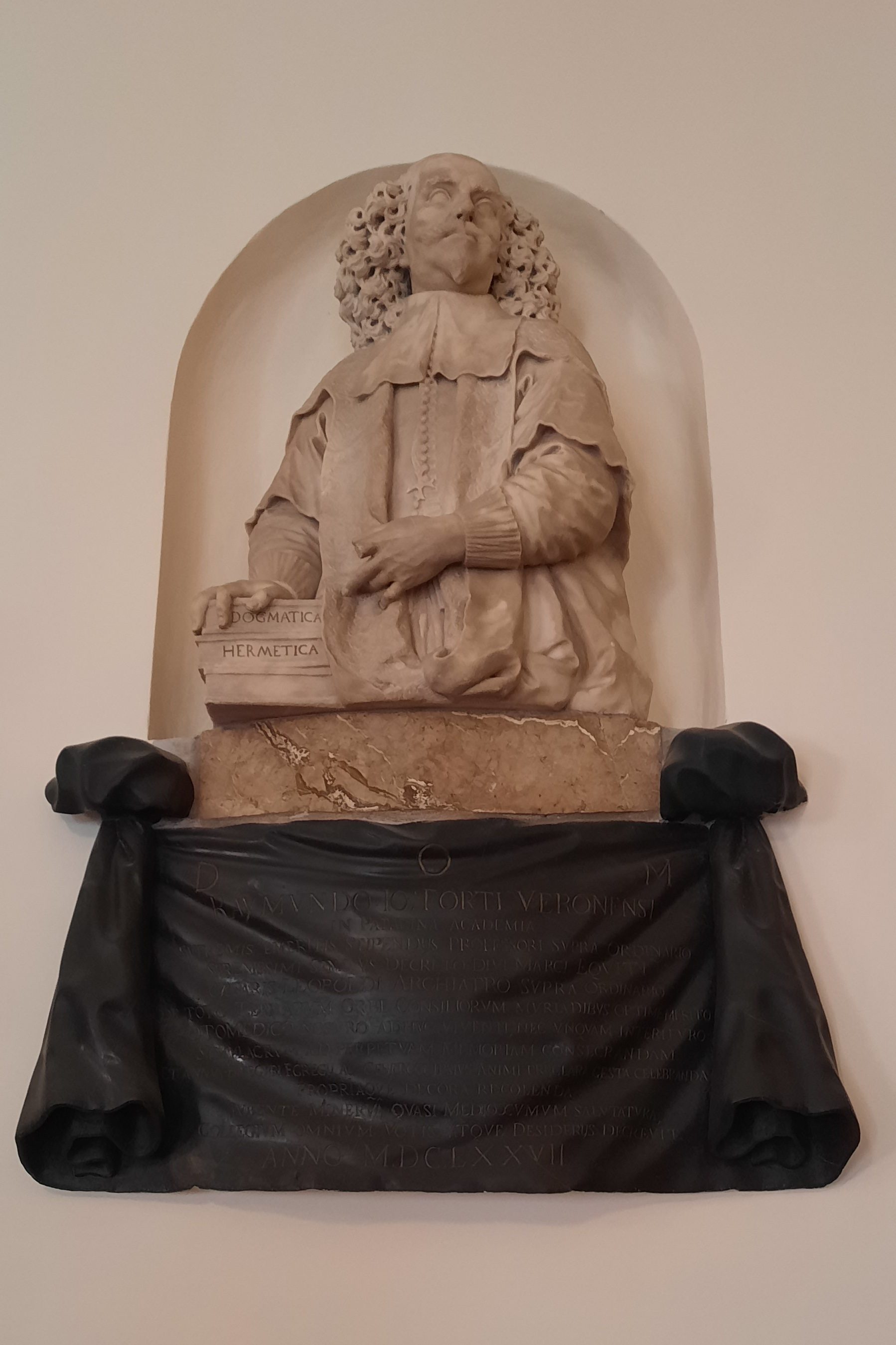 Gian Raimondo Forti's monument, Ateneo Veneto, Venice - 01.jpg